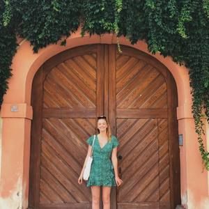 Meet your Posher, Nina